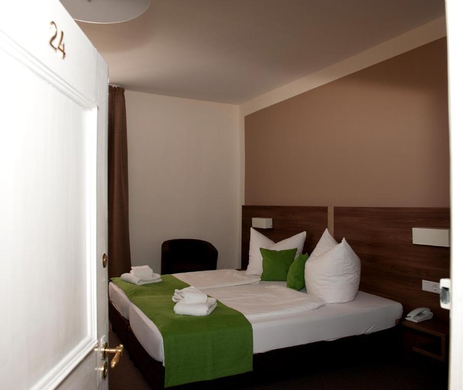 Hotel Adler Eichstätt الغرفة الصورة