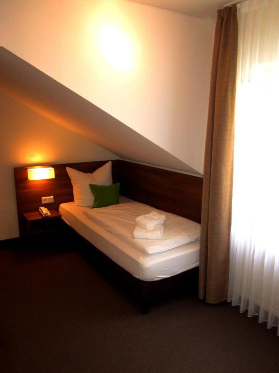 Hotel Adler Eichstätt الغرفة الصورة