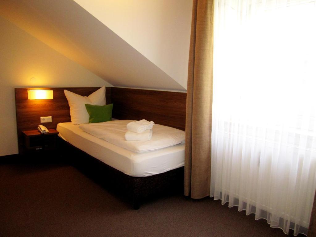 Hotel Adler Eichstätt الغرفة الصورة